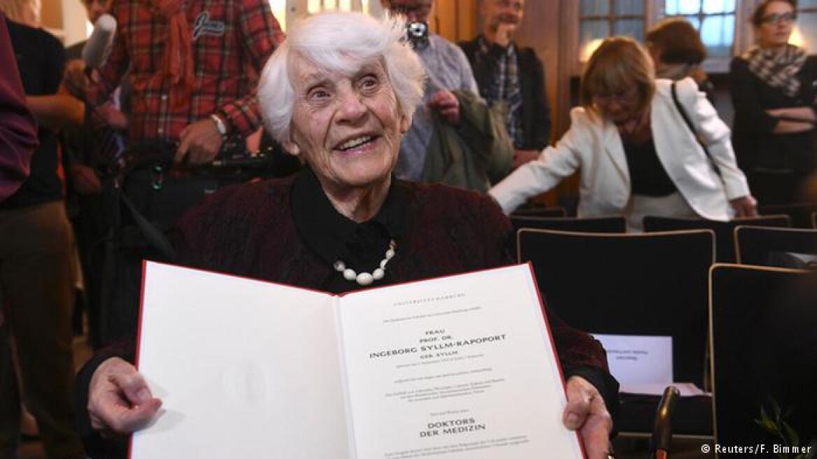Πήρε στα 102 το πτυχίο που της στέρησαν οι ναζί, λόγω εβραϊκής καταγωγής